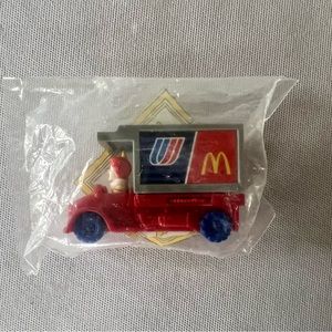 New Vintage McDonald’s Happy Meal Toy United Airlines Ronald Food Truck 1995